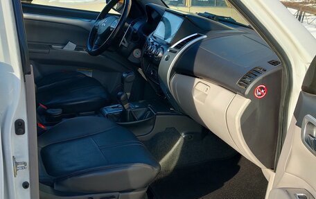 Mitsubishi Pajero Sport II рестайлинг, 2013 год, 1 700 000 рублей, 16 фотография