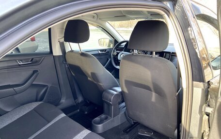 Skoda Rapid II, 2021 год, 1 800 000 рублей, 20 фотография