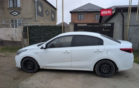 KIA Rio IV, 2019 год, 820 000 рублей, 4 фотография