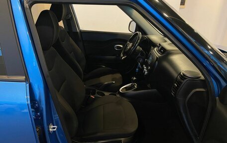 KIA Soul II рестайлинг, 2017 год, 1 760 000 рублей, 29 фотография