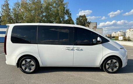 Hyundai Staria, 2021 год, 4 650 000 рублей, 5 фотография