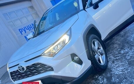 Toyota RAV4, 2021 год, 3 800 000 рублей, 3 фотография