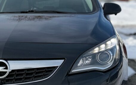 Opel Astra J, 2011 год, 830 000 рублей, 1 фотография