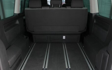 Volkswagen Multivan T5, 2010 год, 1 880 000 рублей, 24 фотография