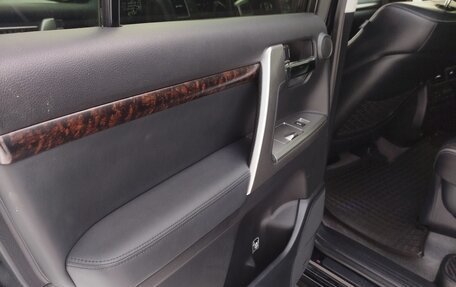 Toyota Land Cruiser 200, 2014 год, 4 470 000 рублей, 14 фотография