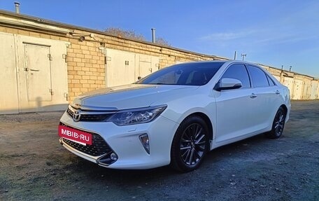 Toyota Camry, 2017 год, 2 400 000 рублей, 8 фотография