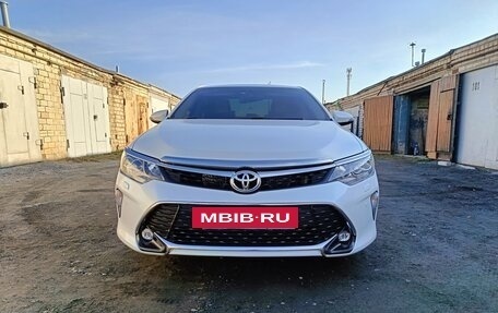 Toyota Camry, 2017 год, 2 400 000 рублей, 9 фотография