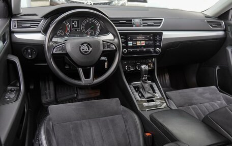 Skoda Superb III рестайлинг, 2017 год, 2 099 000 рублей, 6 фотография
