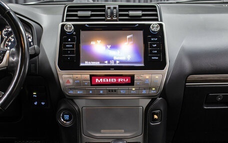 Toyota Land Cruiser Prado 150 рестайлинг 2, 2020 год, 6 198 000 рублей, 15 фотография