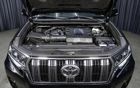 Toyota Land Cruiser Prado 150 рестайлинг 2, 2020 год, 6 198 000 рублей, 9 фотография