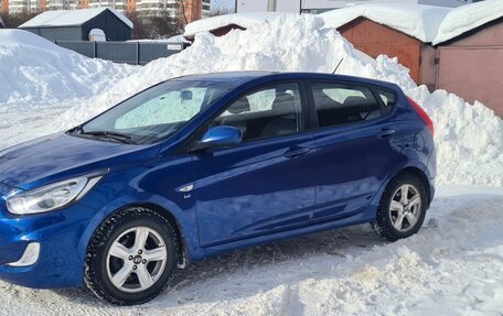 Hyundai Solaris II рестайлинг, 2013 год, 680 000 рублей, 2 фотография