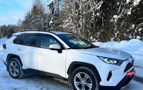 Toyota RAV4, 2021 год, 3 450 000 рублей, 8 фотография