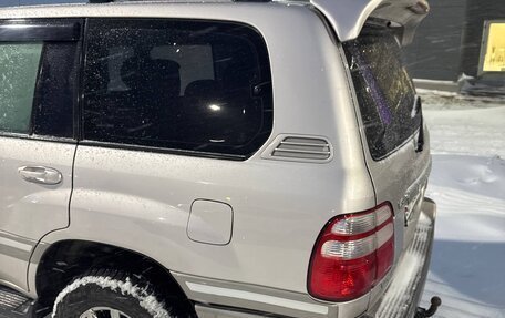 Toyota Land Cruiser 100 рестайлинг 2, 2004 год, 1 500 000 рублей, 9 фотография