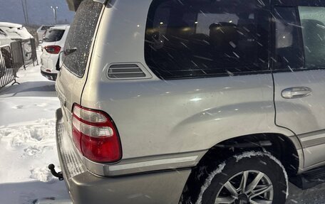 Toyota Land Cruiser 100 рестайлинг 2, 2004 год, 1 500 000 рублей, 8 фотография