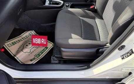 Toyota Yaris Cross, 2020 год, 1 820 000 рублей, 17 фотография