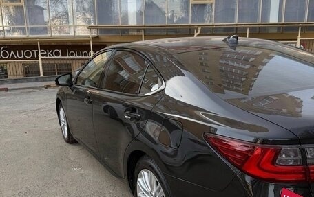 Lexus ES VII, 2017 год, 2 800 000 рублей, 9 фотография