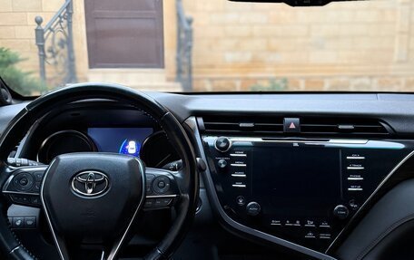 Toyota Camry, 2019 год, 2 900 000 рублей, 8 фотография