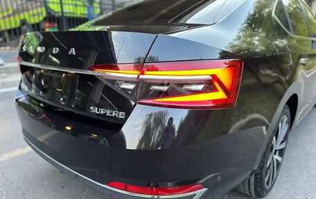 Skoda Superb III рестайлинг, 2022 год, 1 818 017 рублей, 6 фотография