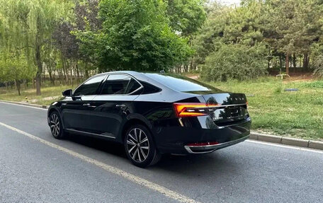 Skoda Superb III рестайлинг, 2022 год, 1 818 017 рублей, 3 фотография