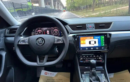 Skoda Superb III рестайлинг, 2022 год, 1 818 017 рублей, 12 фотография