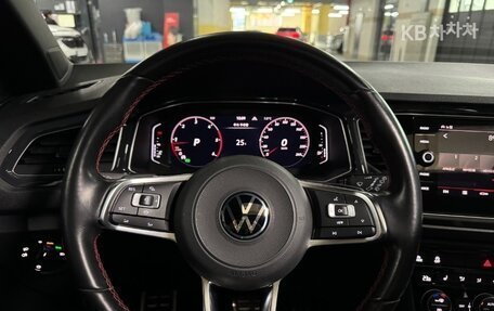 Volkswagen T-Roc I, 2021 год, 1 790 099 рублей, 6 фотография