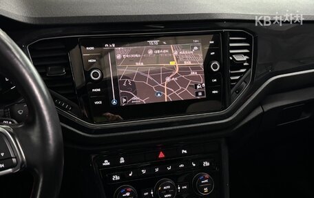 Volkswagen T-Roc I, 2021 год, 1 790 099 рублей, 9 фотография