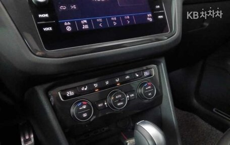 Volkswagen Tiguan II, 2020 год, 2 450 099 рублей, 12 фотография