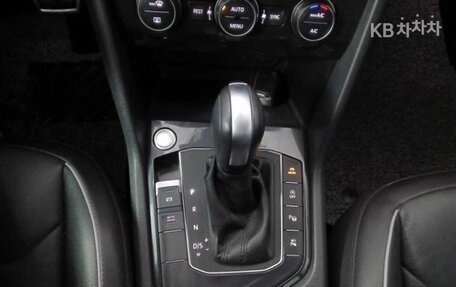 Volkswagen Tiguan II, 2020 год, 2 450 099 рублей, 13 фотография