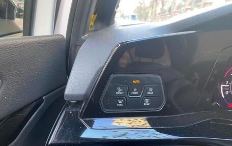 Volkswagen Golf VIII, 2022 год, 1 687 000 рублей, 20 фотография