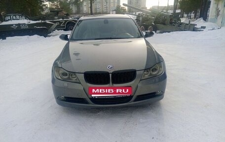 BMW 3 серия, 2005 год, 800 000 рублей, 3 фотография