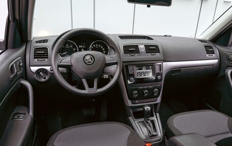 Skoda Yeti I рестайлинг, 2017 год, 1 390 000 рублей, 6 фотография