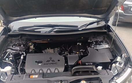 Mitsubishi Outlander III рестайлинг 3, 2019 год, 2 500 000 рублей, 5 фотография