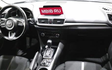 Mazda 3, 2018 год, 1 570 000 рублей, 15 фотография