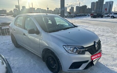 Renault Logan II, 2018 год, 799 000 рублей, 3 фотография