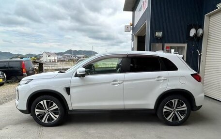 Mitsubishi RVR III рестайлинг, 2022 год, 1 628 000 рублей, 3 фотография