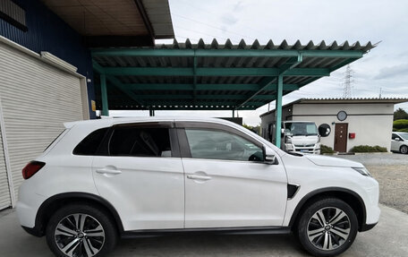 Mitsubishi RVR III рестайлинг, 2022 год, 1 628 000 рублей, 7 фотография