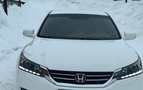 Honda Accord IX рестайлинг, 2013 год, 1 300 000 рублей, 1 фотография