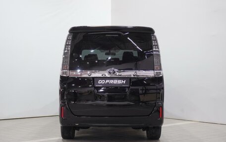 Toyota Voxy III, 2014 год, 1 890 000 рублей, 4 фотография