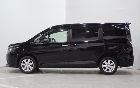 Toyota Voxy III, 2014 год, 1 890 000 рублей, 6 фотография