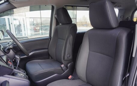 Toyota Voxy III, 2014 год, 1 890 000 рублей, 12 фотография