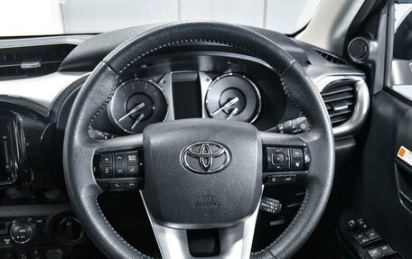 Toyota Hilux VIII, 2022 год, 5 199 000 рублей, 16 фотография