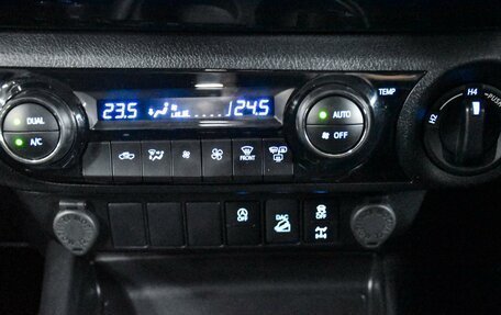 Toyota Hilux VIII, 2022 год, 5 199 000 рублей, 18 фотография