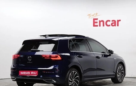 Volkswagen Golf VIII, 2022 год, 2 330 000 рублей, 3 фотография