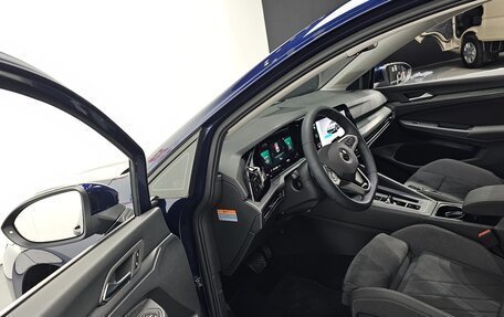 Volkswagen Golf VIII, 2022 год, 2 330 000 рублей, 11 фотография