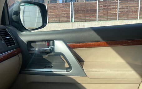 Toyota Land Cruiser 200, 2012 год, 4 580 000 рублей, 7 фотография