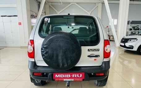 Chevrolet Niva I рестайлинг, 2018 год, 880 000 рублей, 6 фотография