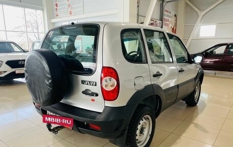 Chevrolet Niva I рестайлинг, 2018 год, 880 000 рублей, 5 фотография