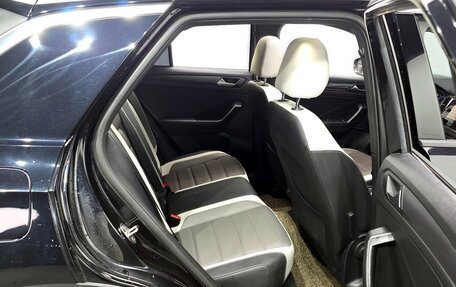 Volkswagen T-Roc I, 2021 год, 2 170 000 рублей, 12 фотография