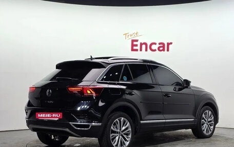 Volkswagen T-Roc I, 2021 год, 2 170 000 рублей, 3 фотография