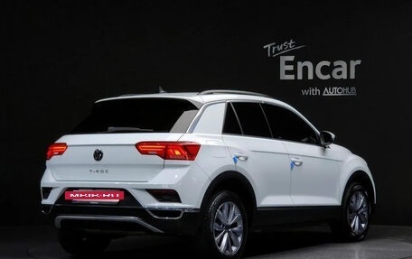 Volkswagen T-Roc I, 2021 год, 1 990 000 рублей, 3 фотография